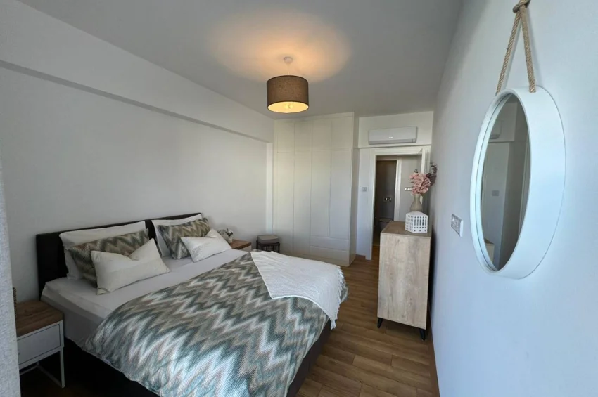 2 Schlafzimmer Gartenwohnung in Küçük Erenköy, direkt am Pool, mit großer Terrasse, 180 m zum Strand