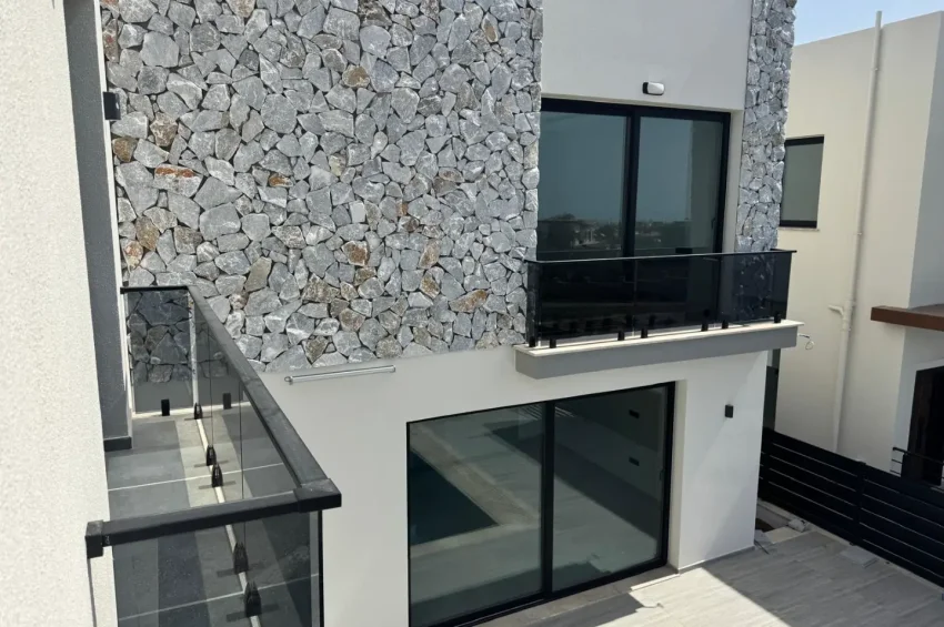 4+1-villa i Esentepe med havsutsikt och modern arkitektur
