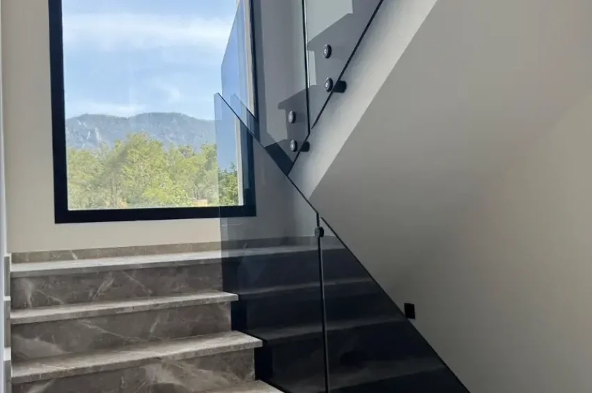4+1-villa i Esentepe med havsutsikt och modern arkitektur