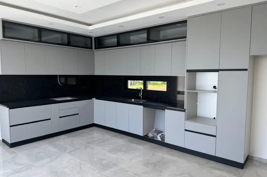4+1-villa i Esentepe med havsutsikt och modern arkitektur