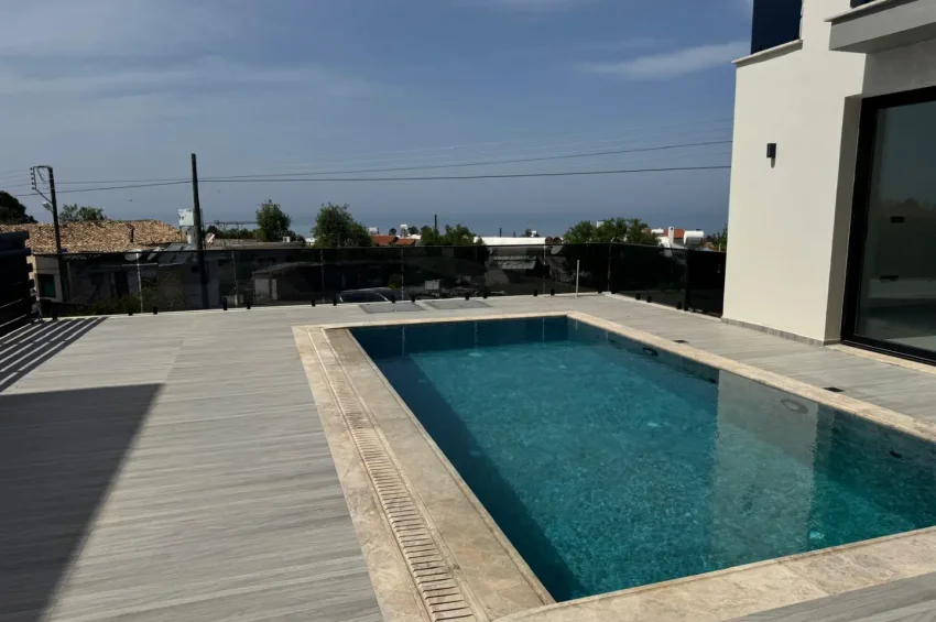 4+1-villa i Esentepe med havsutsikt och modern arkitektur