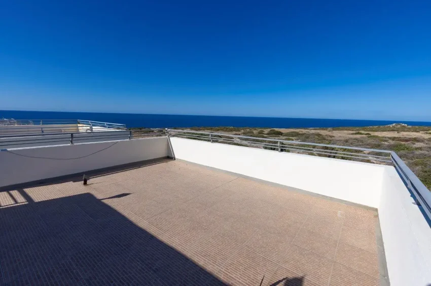 Penthouse mit Meerblick und 2 Schlafzimmern in Esentepe – Sicheres Wohnen und ausgewogene Investmentchance