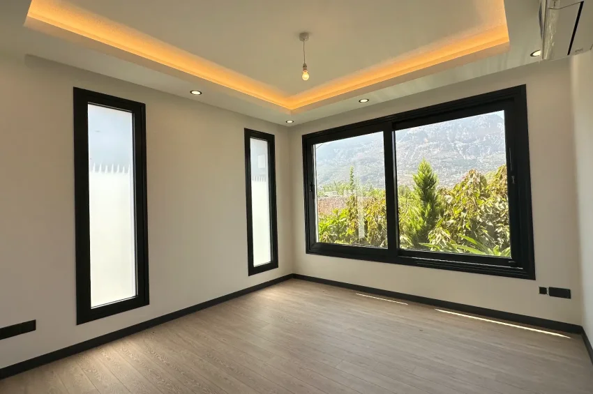 4 Bedroom Villa for Sale in Karşıyaka, Kyrenia, Walking Distance to the Sea, Access to 5★ Complex Facilities