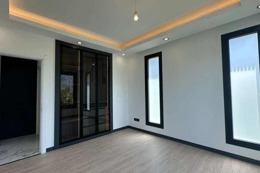 4 Bedroom Villa for Sale in Karşıyaka, Kyrenia, Walking Distance to the Sea, Access to 5★ Complex Facilities