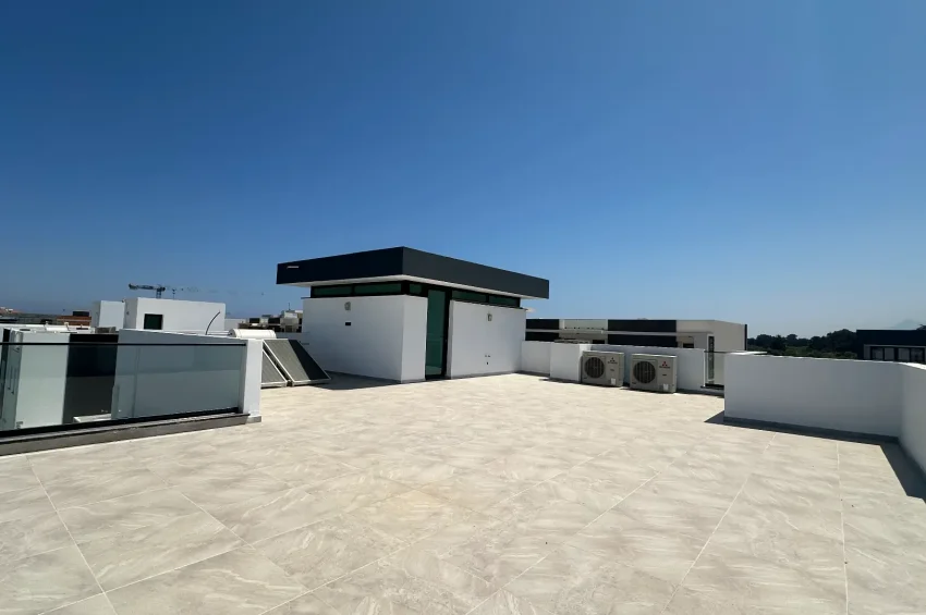 4 Bedroom Villa for Sale in Karşıyaka, Kyrenia, Walking Distance to the Sea, Access to 5★ Complex Facilities
