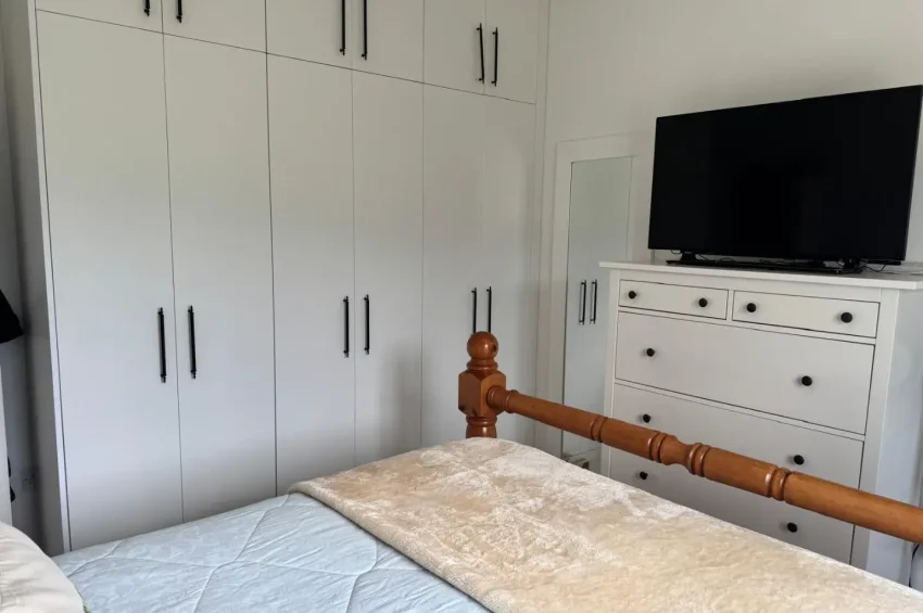 Parvilla med 3 sovrum i Tatlisu, gemensam pool och privat trädgård