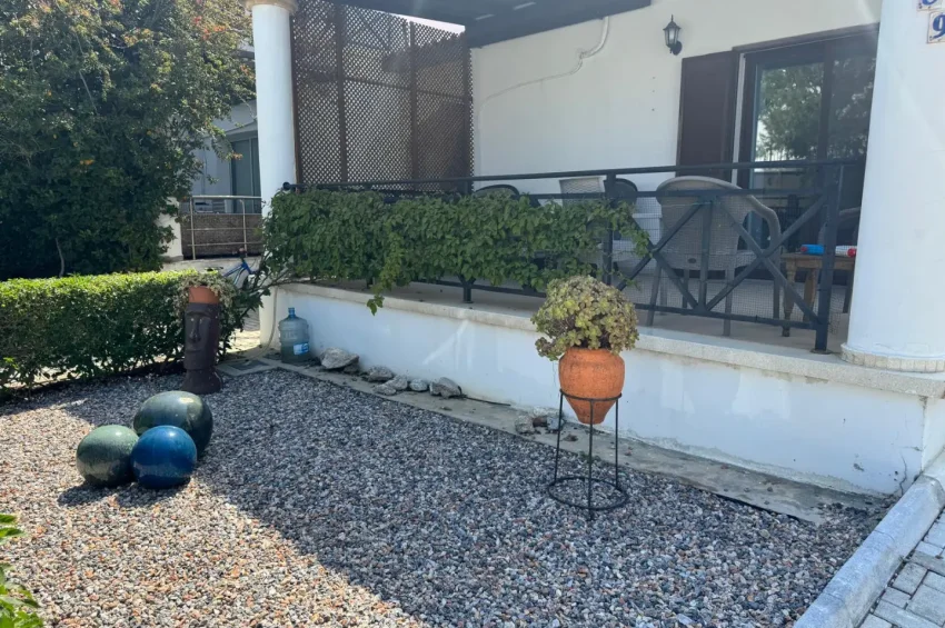 Parvilla med 3 sovrum i Tatlisu, gemensam pool och privat trädgård