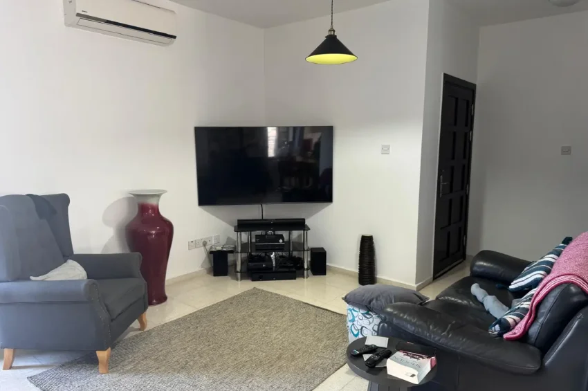 Parvilla med 3 sovrum i Tatlisu, gemensam pool och privat trädgård