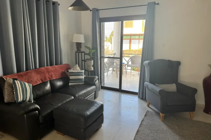 Parvilla med 3 sovrum i Tatlisu, gemensam pool och privat trädgård