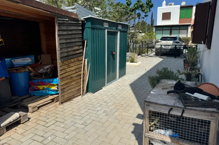 Parvilla med 3 sovrum i Tatlisu, gemensam pool och privat trädgård