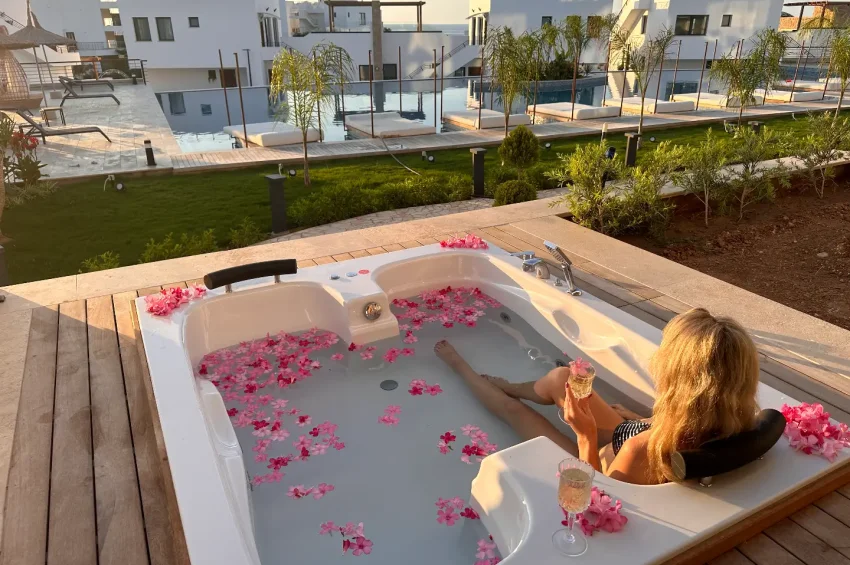 2 Schlafzimmer Erdgeschosswohnung mit Jacuzzi in Mykonos Homes, Bahçeli, Girne