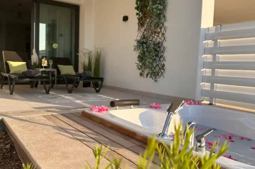 2 Schlafzimmer Erdgeschosswohnung mit Jacuzzi in Mykonos Homes, Bahçeli, Girne