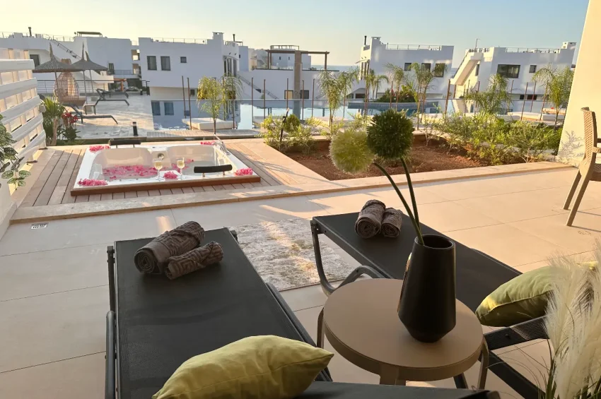 2 Schlafzimmer Erdgeschosswohnung mit Jacuzzi in Mykonos Homes, Bahçeli, Girne
