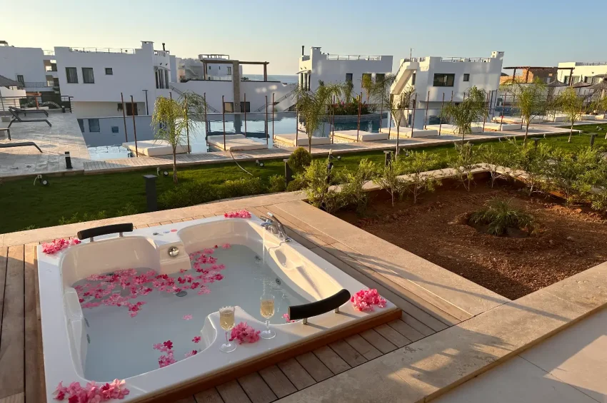 2 Schlafzimmer Erdgeschosswohnung mit Jacuzzi in Mykonos Homes, Bahçeli, Girne