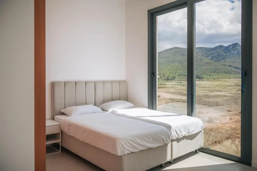 Penthouseleilighet med 2 soverom i et boligkompleks ved sjøen med gulvvarme + jacuzzi