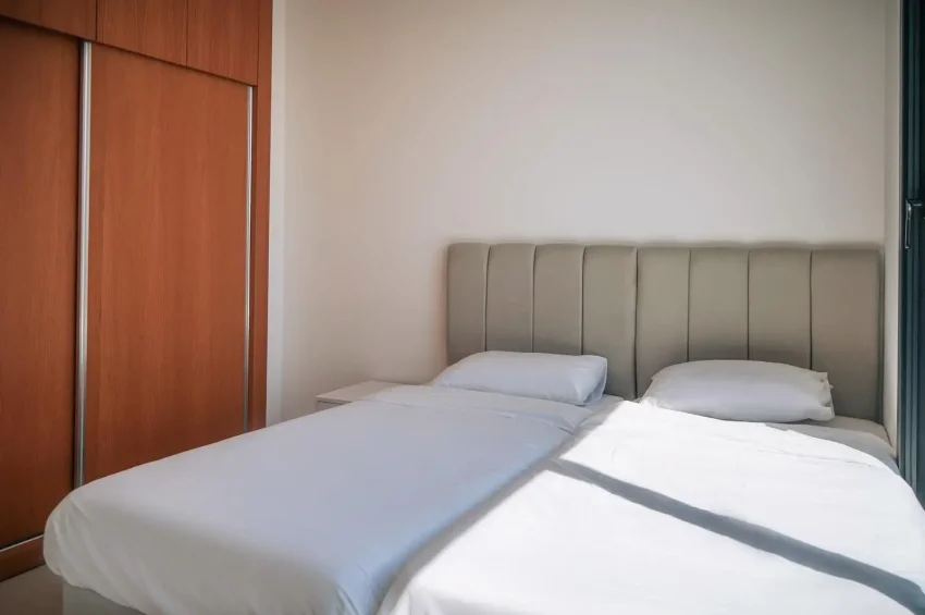Penthouseleilighet med 2 soverom i et boligkompleks ved sjøen med gulvvarme + jacuzzi