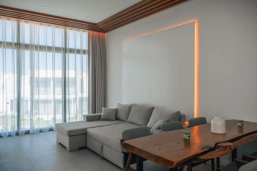 Penthouseleilighet med 2 soverom i et boligkompleks ved sjøen med gulvvarme + jacuzzi