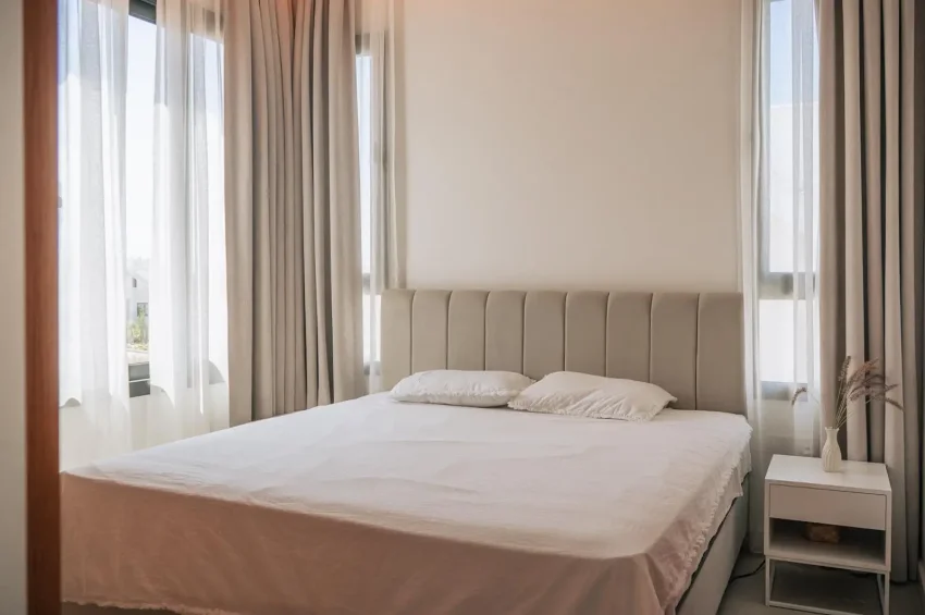 Penthouseleilighet med 2 soverom i et boligkompleks ved sjøen med gulvvarme + jacuzzi