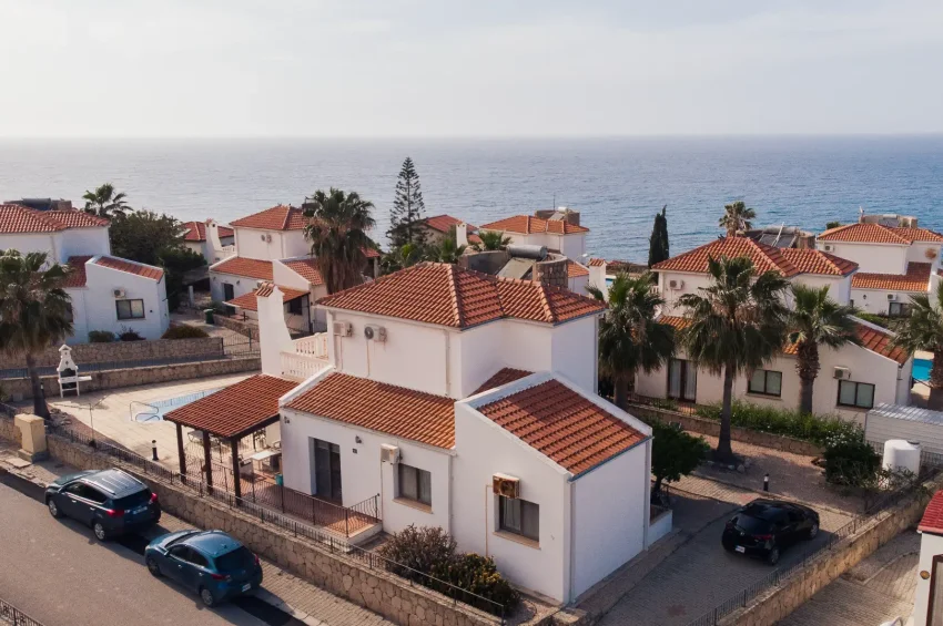 Bahçeli’de Denize 100m Mesafede 3+1 Özel Havuzlu Villa