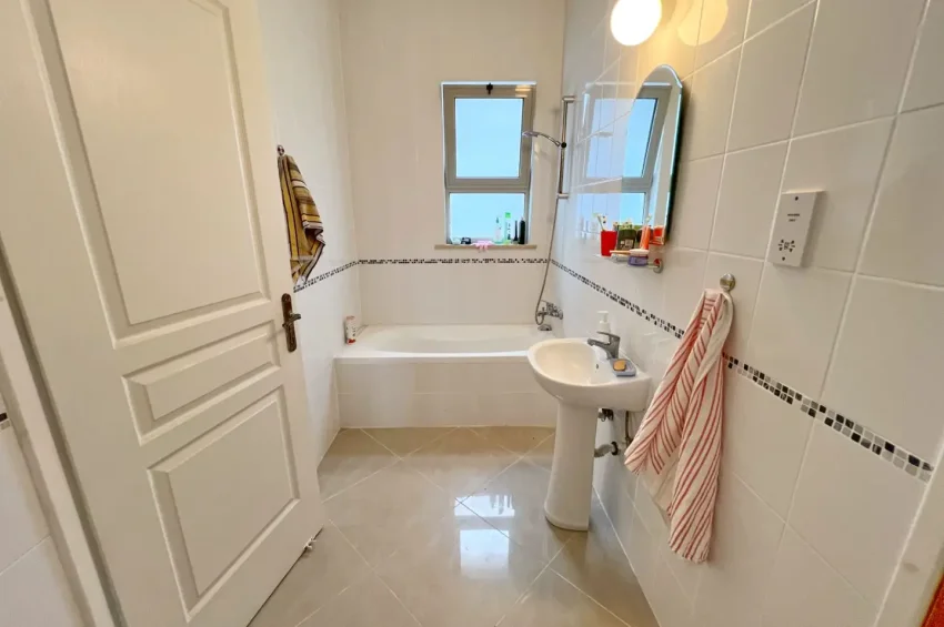 Tatlısu'da Deniz ve Dağ Manzaralı 3+1 Daire, Ortak Havuzlu