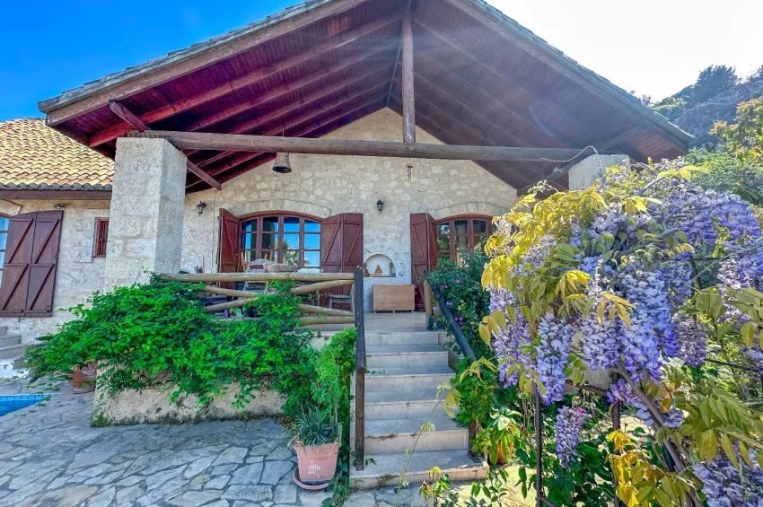 Stenvilla på 1 640 m² tomt i Baspınar, Lapta