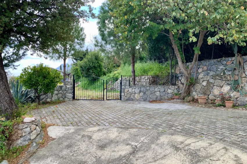 Stenvilla på 1 640 m² tomt i Baspınar, Lapta