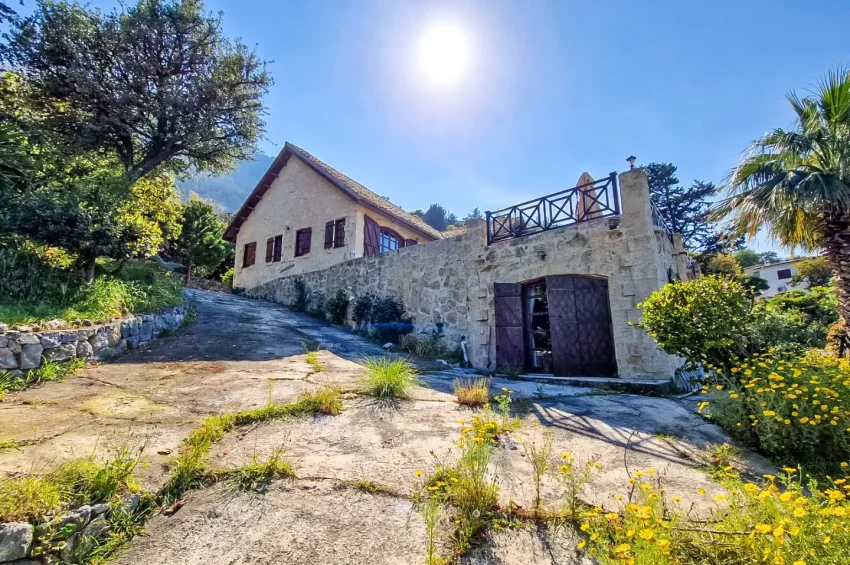 Stenvilla på 1 640 m² tomt i Baspınar, Lapta
