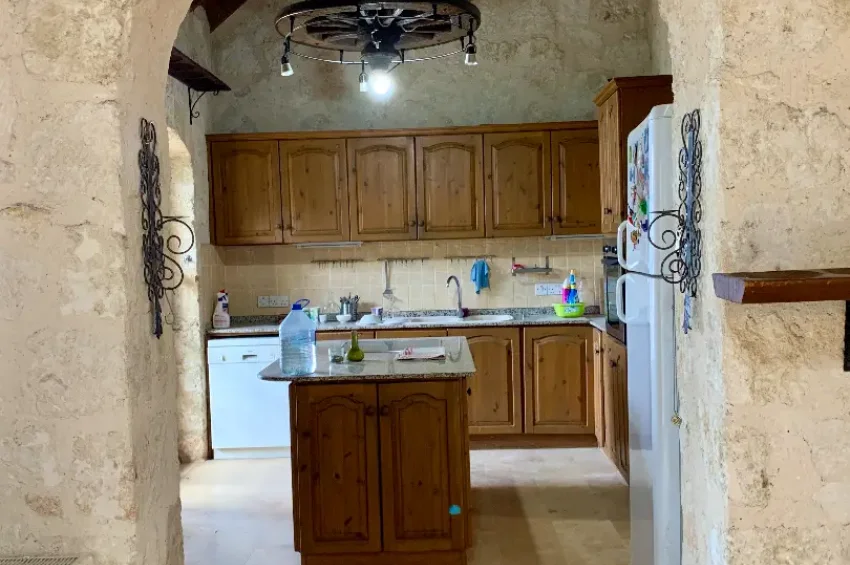 Stenvilla på 1 640 m² tomt i Baspınar, Lapta