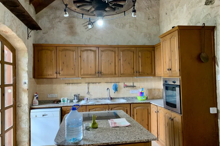 Stenvilla på 1 640 m² tomt i Baspınar, Lapta