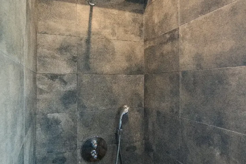 Przestronna willa rodzinna z 5 sypialniami w Ozanköy, Kyrenia | Basen 10 × 4 m, panele słoneczne i przygotowana instalacja centralnego ogrzewania