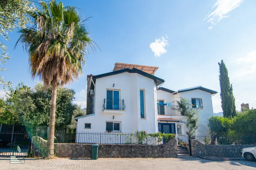 Przestronna willa rodzinna z 5 sypialniami w Ozanköy, Kyrenia | Basen 10 × 4 m, panele słoneczne i przygotowana instalacja centralnego ogrzewania