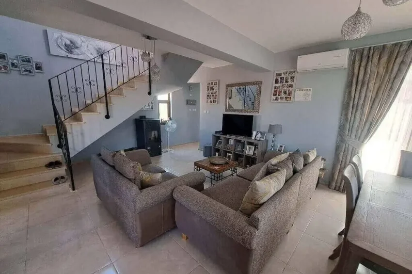 3-Bedroom Villa with Private Pool in Esentepe | Roof Terrace, Jacuzzi and Central Heating Infrastructure
