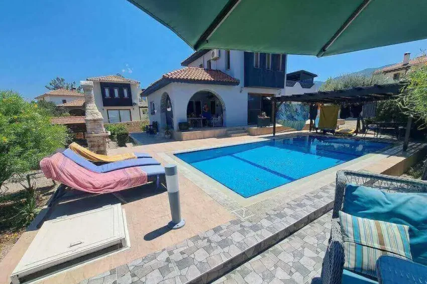 3-Bedroom Villa with Private Pool in Esentepe | Roof Terrace, Jacuzzi and Central Heating Infrastructure