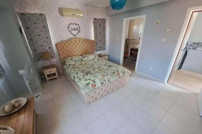 3-Bedroom Villa with Private Pool in Esentepe | Roof Terrace, Jacuzzi and Central Heating Infrastructure
