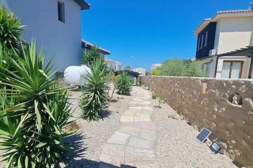 3-Bedroom Villa with Private Pool in Esentepe | Roof Terrace, Jacuzzi and Central Heating Infrastructure