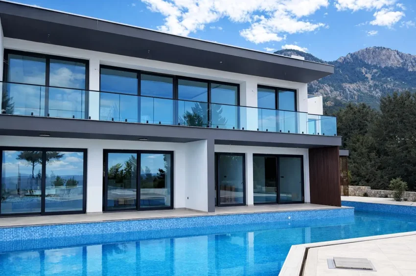 Luxury Two-Bedroom Duplex Penthouse in Lapta