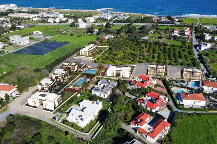 Lapta, Girne'de Satılık Lüks 5 Yatak Odalı Villa