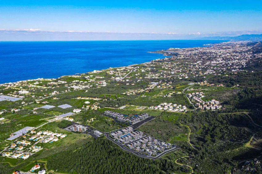 Lapta, Girne'de Satılık Lüks 5 Yatak Odalı Villa