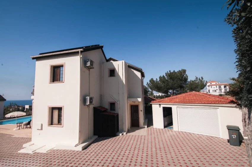 Geräumige Villa mit 4 Schlafzimmer und atemberaubendem Meerblick