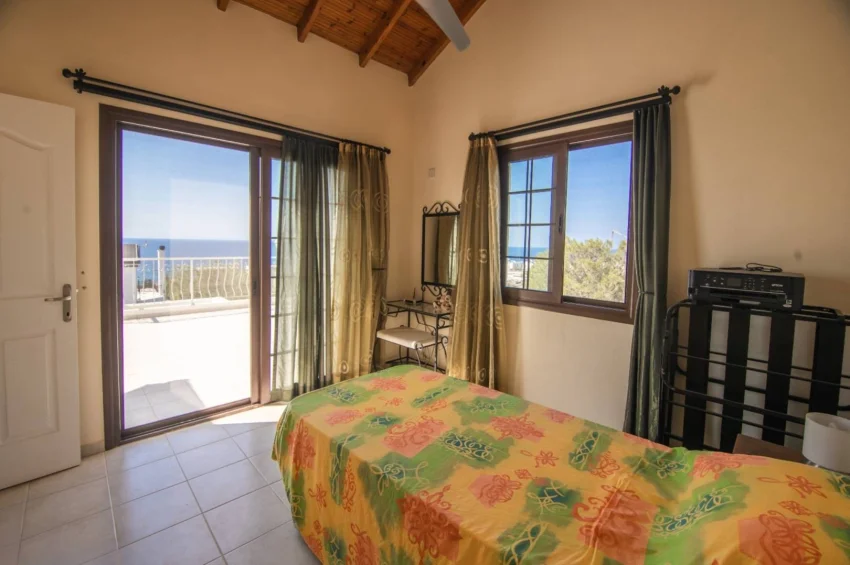 Geräumige Villa mit 4 Schlafzimmer und atemberaubendem Meerblick