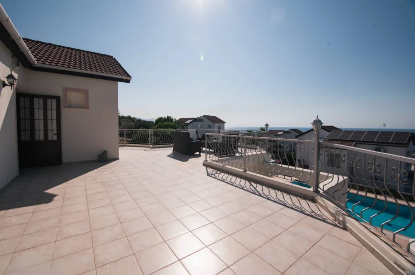 Geräumige Villa mit 4 Schlafzimmer und atemberaubendem Meerblick
