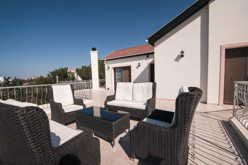 Geräumige Villa mit 4 Schlafzimmer und atemberaubendem Meerblick
