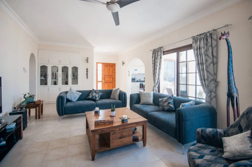 Geräumige Villa mit 4 Schlafzimmer und atemberaubendem Meerblick