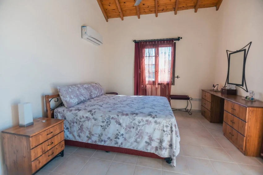 Geräumige Villa mit 4 Schlafzimmer und atemberaubendem Meerblick