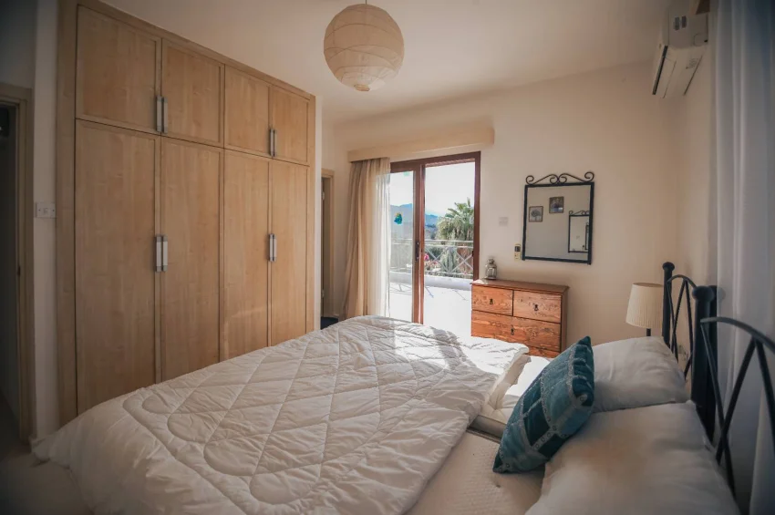 4 Bedroom Private Villa within Walking Distance to the Shore