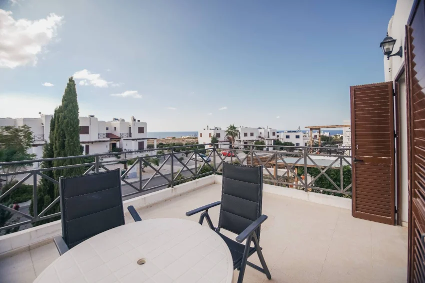 4 Bedroom Private Villa within Walking Distance to the Shore