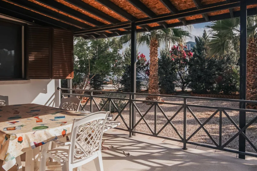 4 Bedroom Private Villa within Walking Distance to the Shore