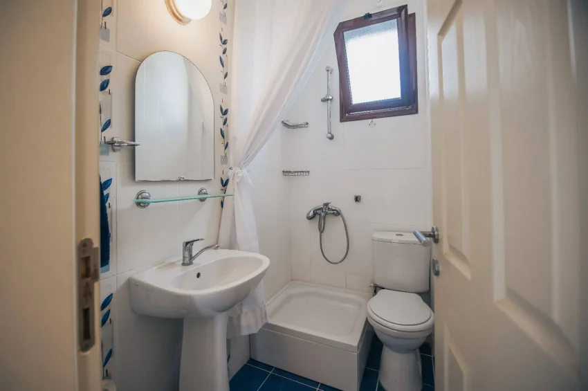 4 Bedroom Private Villa within Walking Distance to the Shore